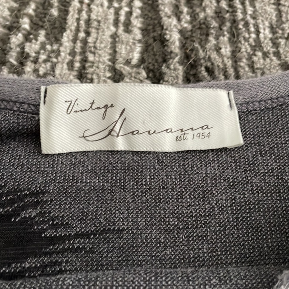 Distressed top - Picture 2 of 2